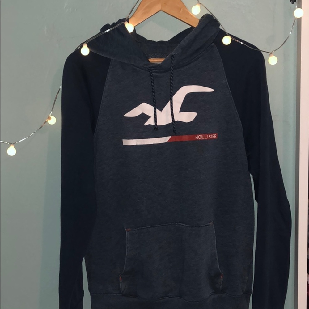 Hollister Navy Blue Sweater🦋